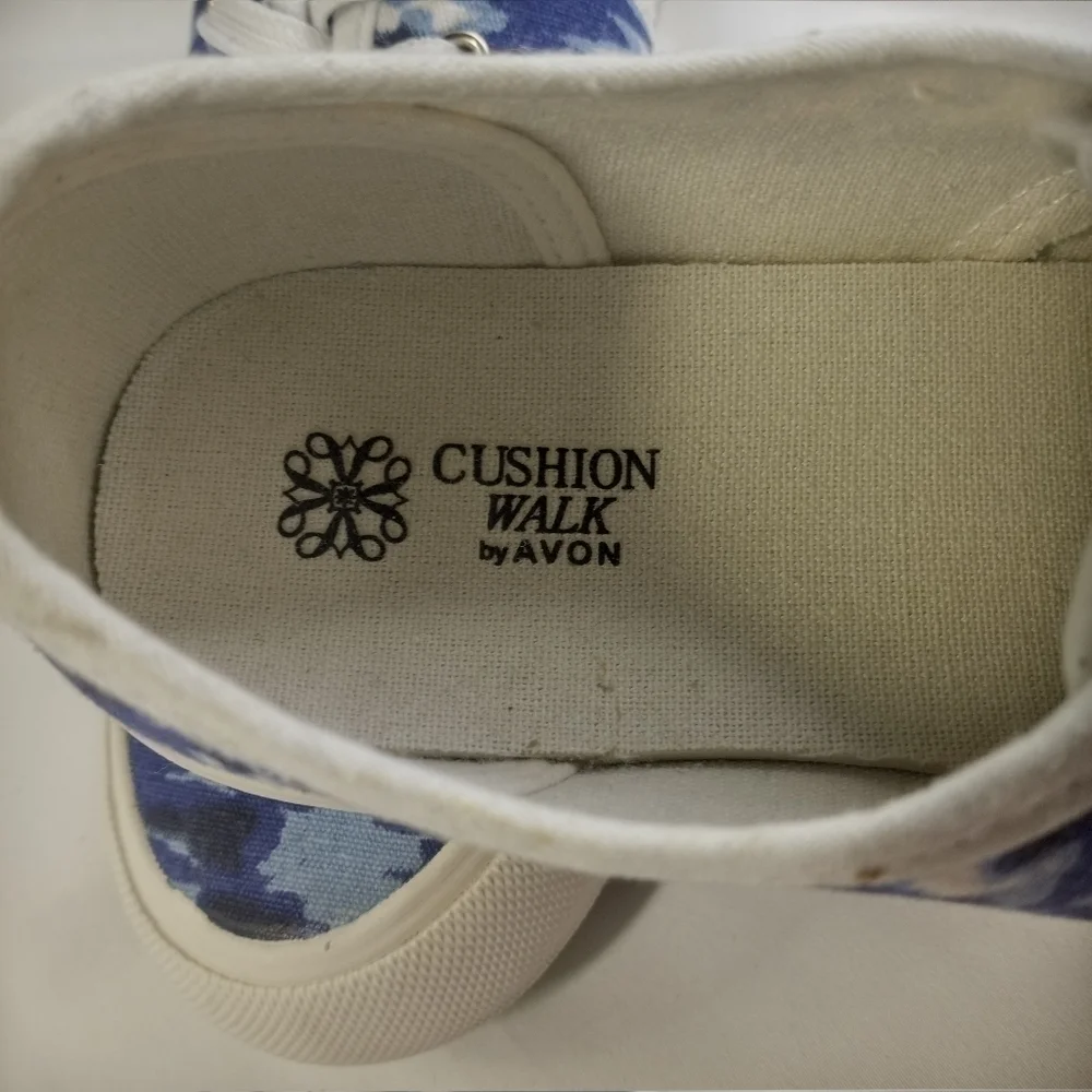 𝅺AVON Blue & White Tie-Dyed Sneakers